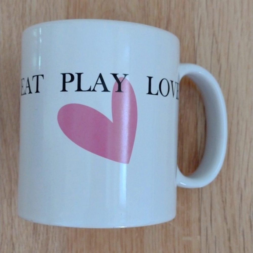 Eat Play Love  16 Ounce Mug  New